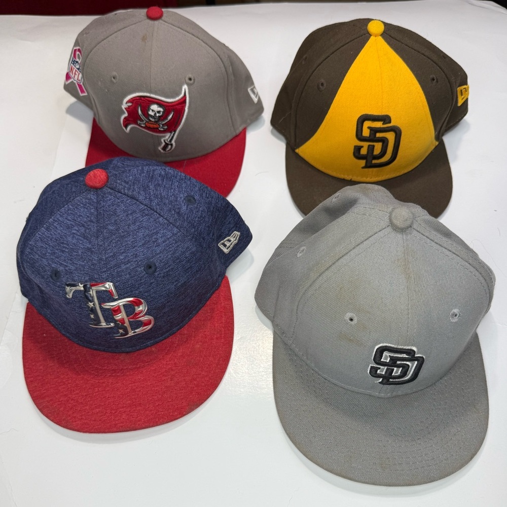 7 kids fitted official baseball/football caps, New Era.
